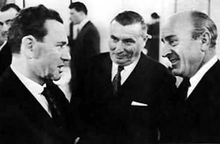 Ferry Porsche, Auguste Veuillet et Jean Daninos au salon de Paris