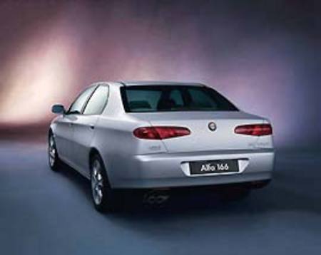 Alfa Romeo 166