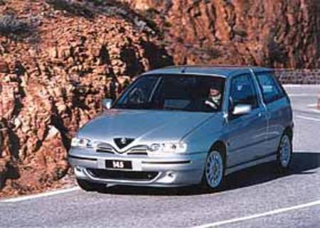 Alfa Romeo 145