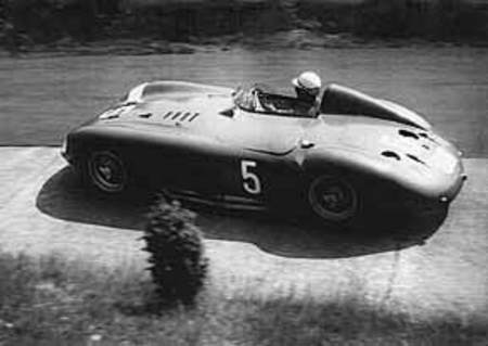 Behra au volant de la 350 S aux 1000km du Nürburgring, 1956