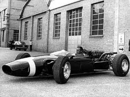 Richie Ginther au volant de la première Cooper-Maserati de F1