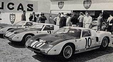 Trois GT 40 seront préparées pour les 24 heures du Mans de juin 1964.