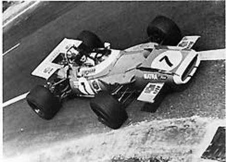 Jean-Pierre Beltoise sur le circuit de Charade : GP de France 1969.
