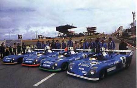 24 Heures du Mans 1974 : les trois 670 B et la 680 sur la piste