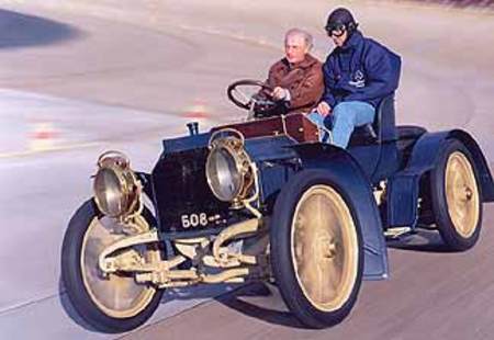 J. Hubbert au volant de la Mercedes Simplex 40 ch