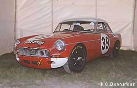 La MGB de Barry Sidery-Smith a couru les 24 Heures du Mans en 1965