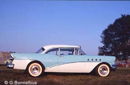 Une superbe Buick Century de 1955.