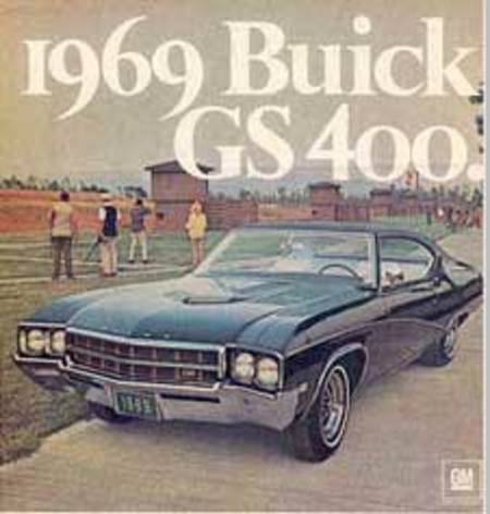 Comme les autres muscle cars, la Buick Skylark GS change de style au fil des ans. Plus volumineuse, plus 