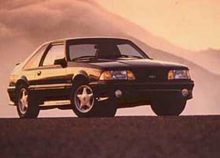 La troisième génération de Mustang lancée en 1979 a connu une carrière fructueuse marquée par le retour de V8 à puissance élevée.