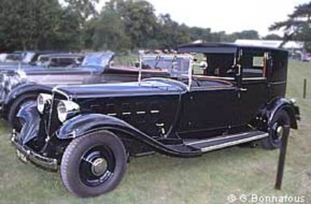 Coupé chauffeur Renault Nervastella carrossé par Binder, 1933.