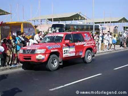 Nissan au Dakar 2004