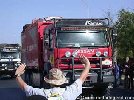 Nissan au Dakar 2004