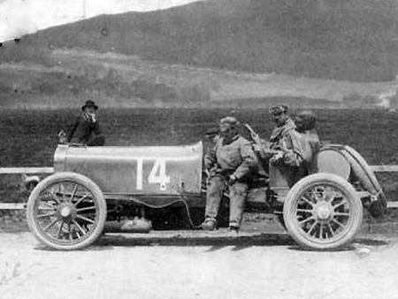 La Bayard-Clément de René Hanriot lors des éliminatoires de la coupe en 1905