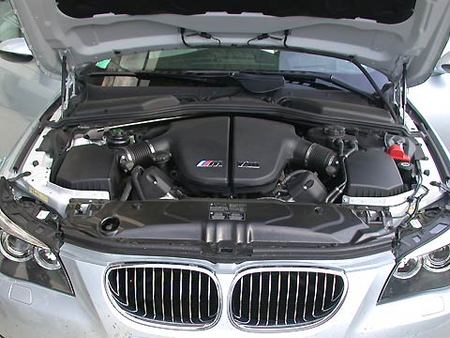 La BMW M5 équipée du V10