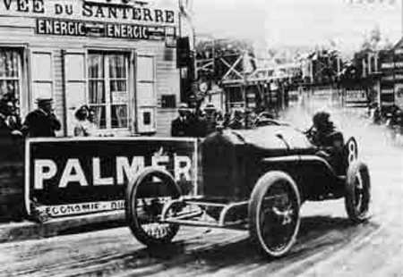 Goux, sur Peugeot remporte Indianapolis en 1913