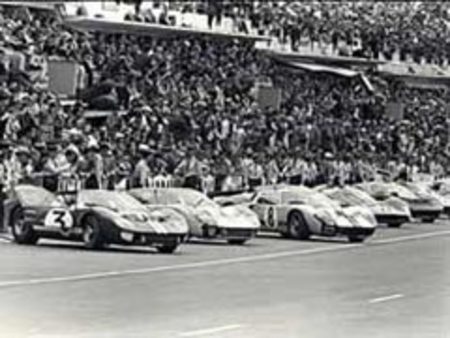 Le départ des 24 Heures du Mans en 1966