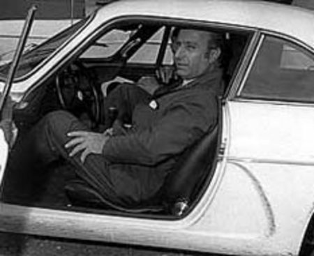 1969 : Fangio au volant d'une A110 chez Alpine 