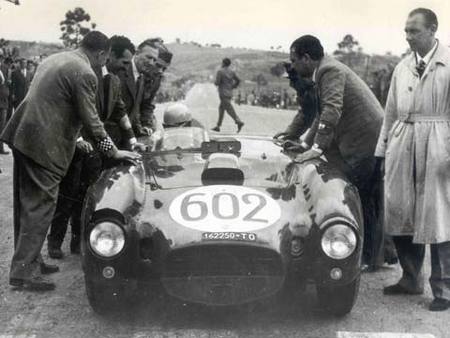 Ascari à bord de la Lancia D24  aux Mille Miglia de 1954