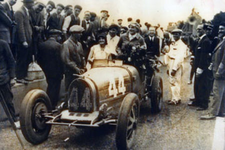 Philippe Etancelin en 1930 à Pau sur Bugatti