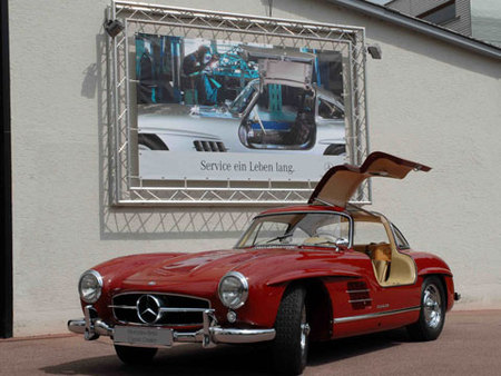 300 SL devant le Classic Center