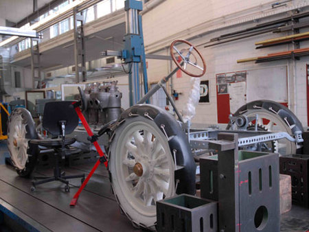 Daimler de Grand Prix de 1906 en cours de restauration