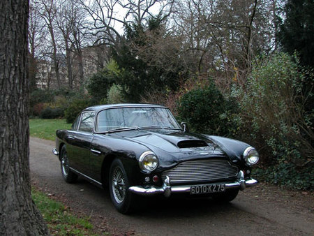 Aston Martin DB4