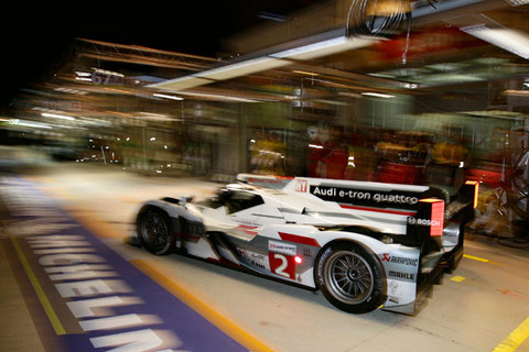 Audi R18 e-tron quattro #2 (Audi Sport Team Joest), Dindo Capello (I), Tom Kristensen (DK), Allan McNish (GB)