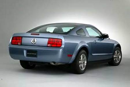 FORD MUSTANG