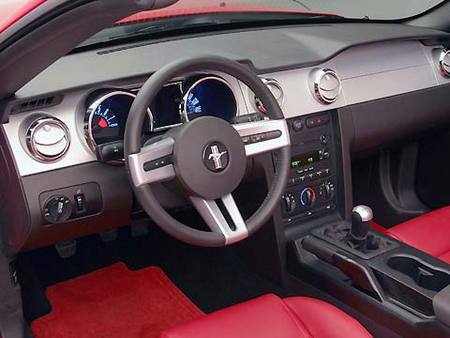 FORD MUSTANG