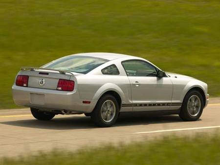 FORD MUSTANG