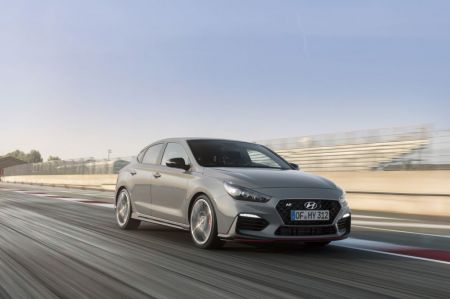 photo HYUNDAI I30 FASTBACK