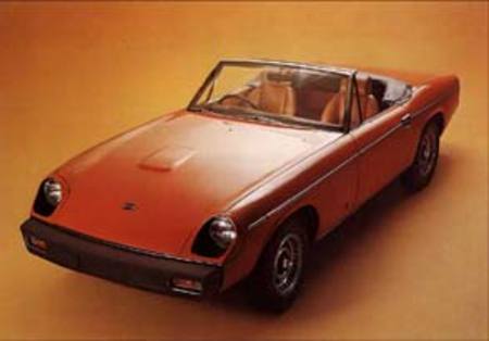 La Jensen-Healey cabriolet produite entre 1972 et 1976 équipée d'un moteur 4 cylindres Lotus de 140 ch.