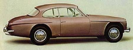 La Jensen FF de 1965, dans sa première version elle empruntait la carrosserie de la CV 8.