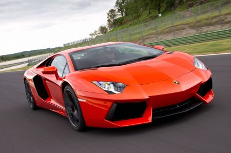 LAMBORGHINI AVENTADOR