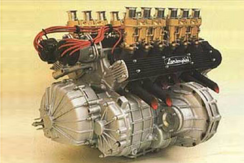 Le moteur V12 de la Miura P400 S