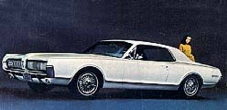 Lancée en 1967, la Mercury Cougar est une proche parente de la Mustang.