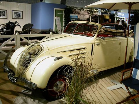 PEUGEOT 401