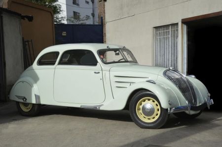 PEUGEOT 402