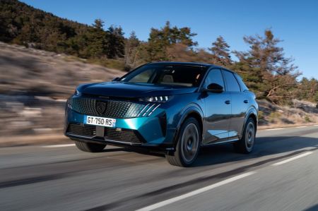 photo PEUGEOT E-3008