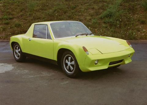 PORSCHE 916