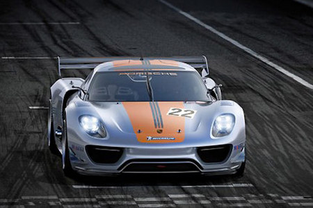 Fiche technique PORSCHE 918 RSR