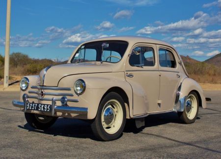 photo RENAULT 4 CV