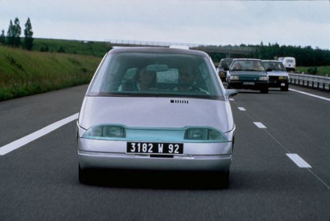 RENAULT VESTA 2
