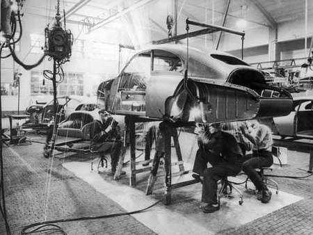 La Saab 93 en production en 1956