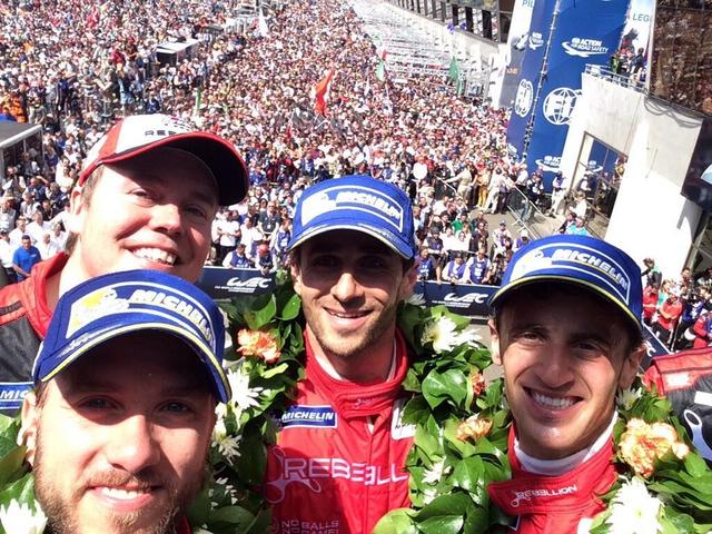 Petit selfie du team Rebellion sur le podium :-)