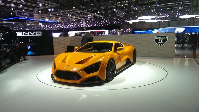 La Zenvo ST1 a fait parler d'elle il y a quelques jours : la célèbre émission anglaise Top Gear en a fait l'essai et elle a commencé par tomber en panne, puis a pris feu. Elle est ensuite revenue pour effectuer un tour du circuit de l'émission entre les mains du pilote anonyme, le Stig. Elle a signé un temps déplorable sous une pluie battante. L'impact d'un essai aussi négatif était tel que Zenvo a publié un communiqué de réaction indignée...