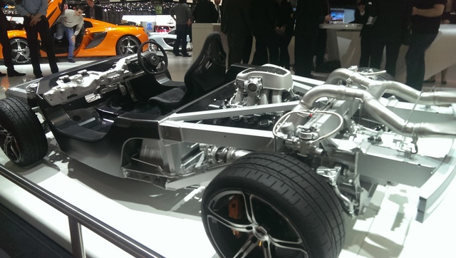 Voilà donc une McLaren 12C mise à nu ;)