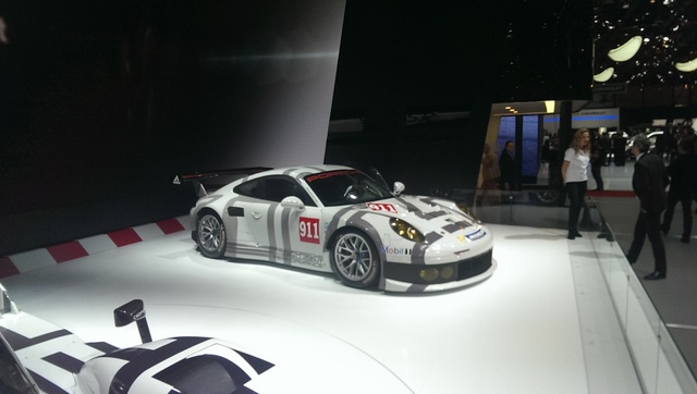 Oui, la Porsche 911 Targa est très belle (vraiment). Mais entre une Targa et ça.... La RSR !