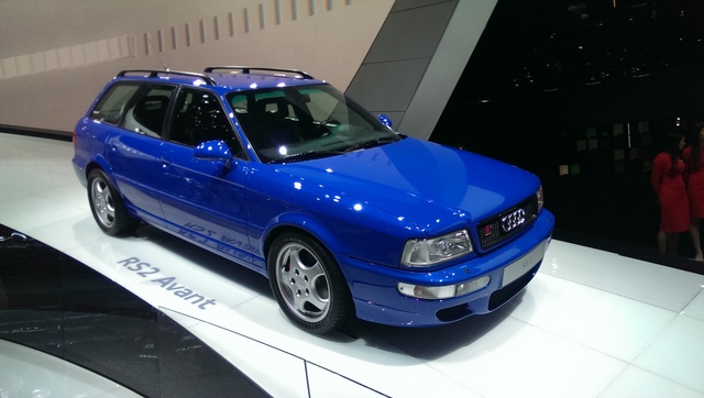 Évidemment, c'est l'Audi RS2 ! Voilà l'ancêtre de tous les superbreaks actuels.