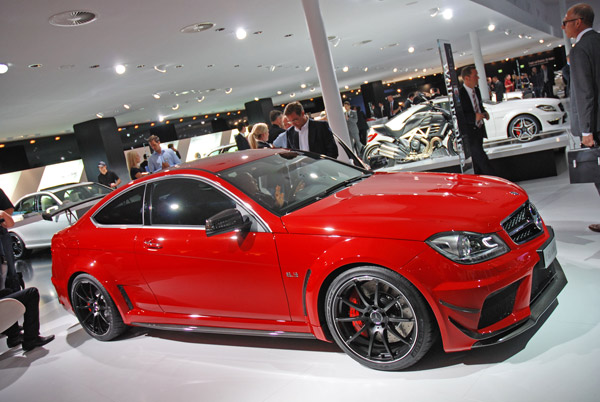 voir la vidéo Mercedes C63 AMG Black Series